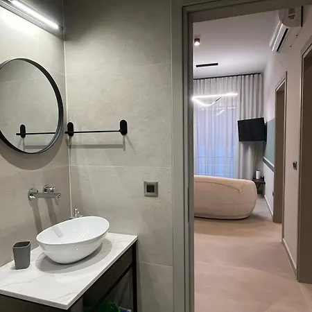 Βίλα Mirror