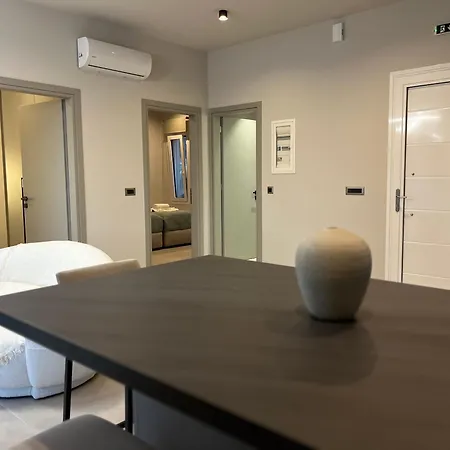 Βίλα Mirror Dhorizáta